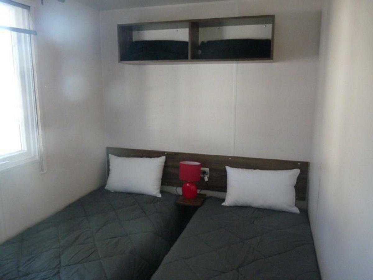 Mobile Home Ht De Gamme Climatise Dans Le Camping **** De La Reserve Gastes エクステリア 写真