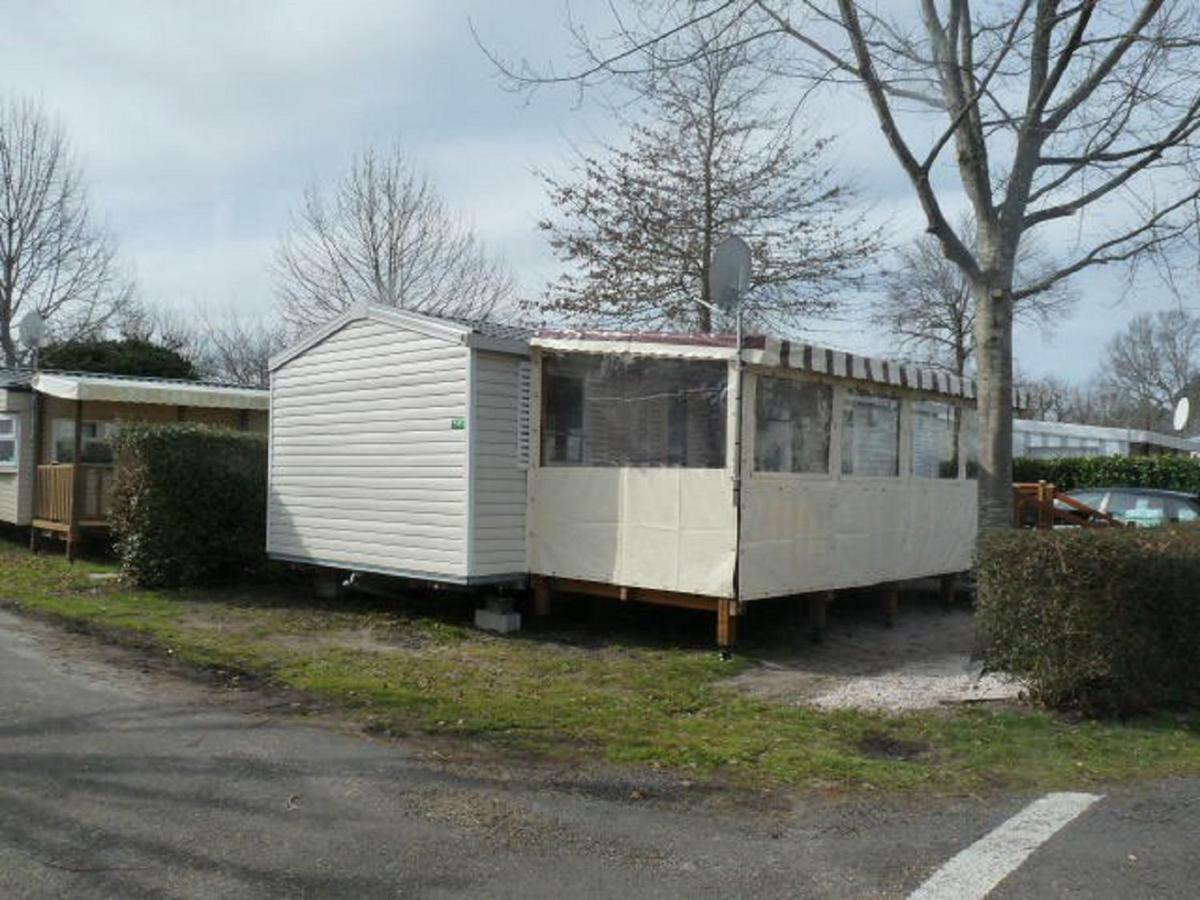 Mobile Home Ht De Gamme Climatise Dans Le Camping **** De La Reserve Gastes エクステリア 写真