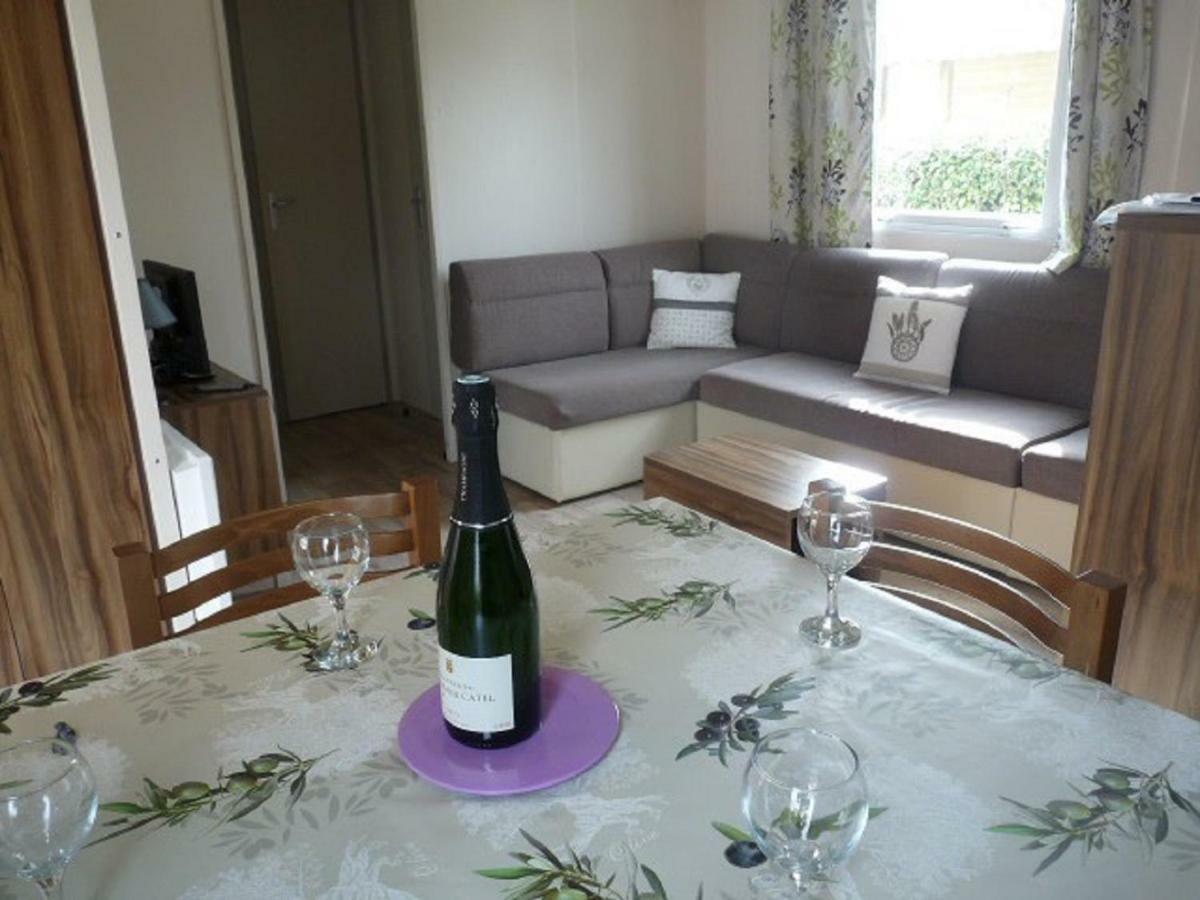 Mobile Home Ht De Gamme Climatise Dans Le Camping **** De La Reserve Gastes エクステリア 写真