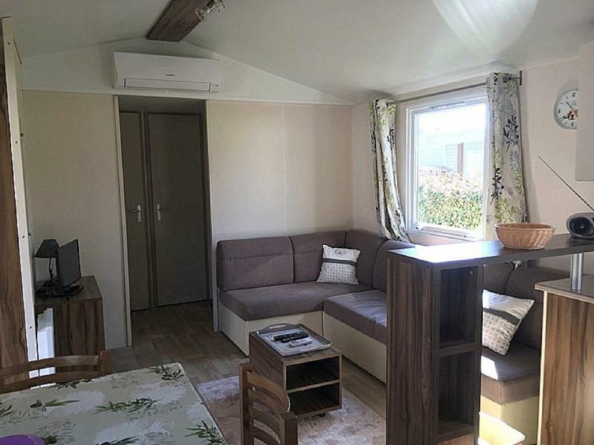 Mobile Home Ht De Gamme Climatise Dans Le Camping **** De La Reserve Gastes エクステリア 写真