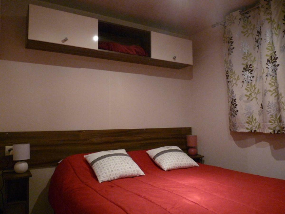 Mobile Home Ht De Gamme Climatise Dans Le Camping **** De La Reserve Gastes エクステリア 写真